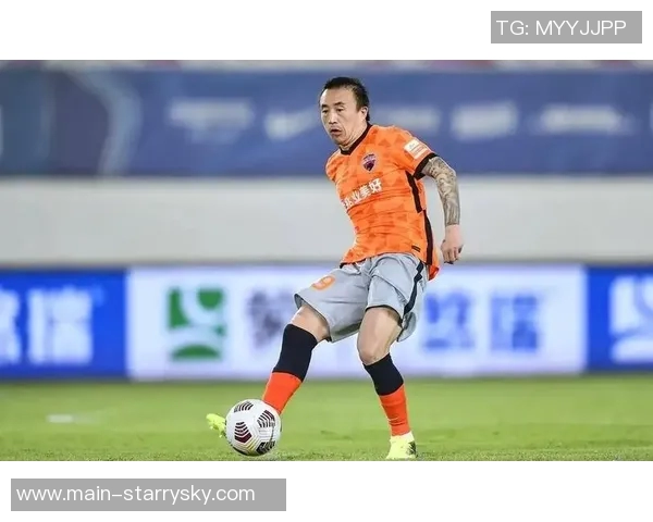 万项代表杜利亚伊足球学院首秀表现出色助力球队大胜对手