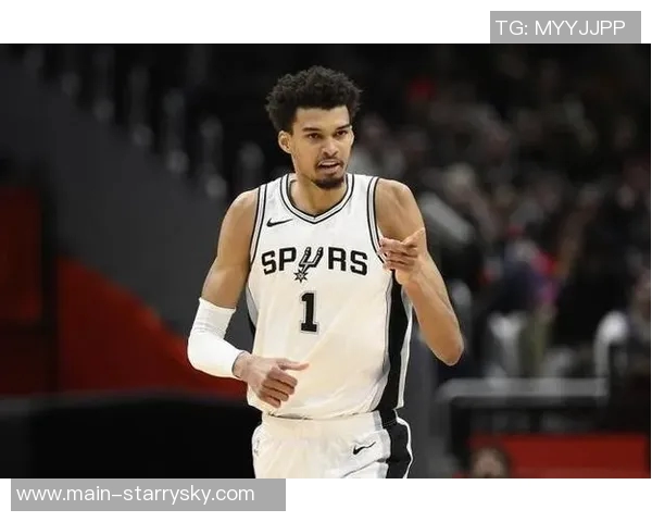 卡斯尔强调提升落位速度以便为文班亚马创造更大空间应对包夹挑战